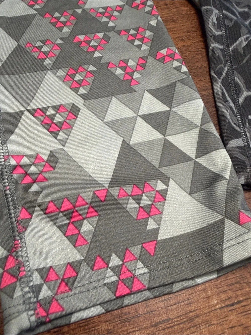 2 old navy printed active leggings for girls